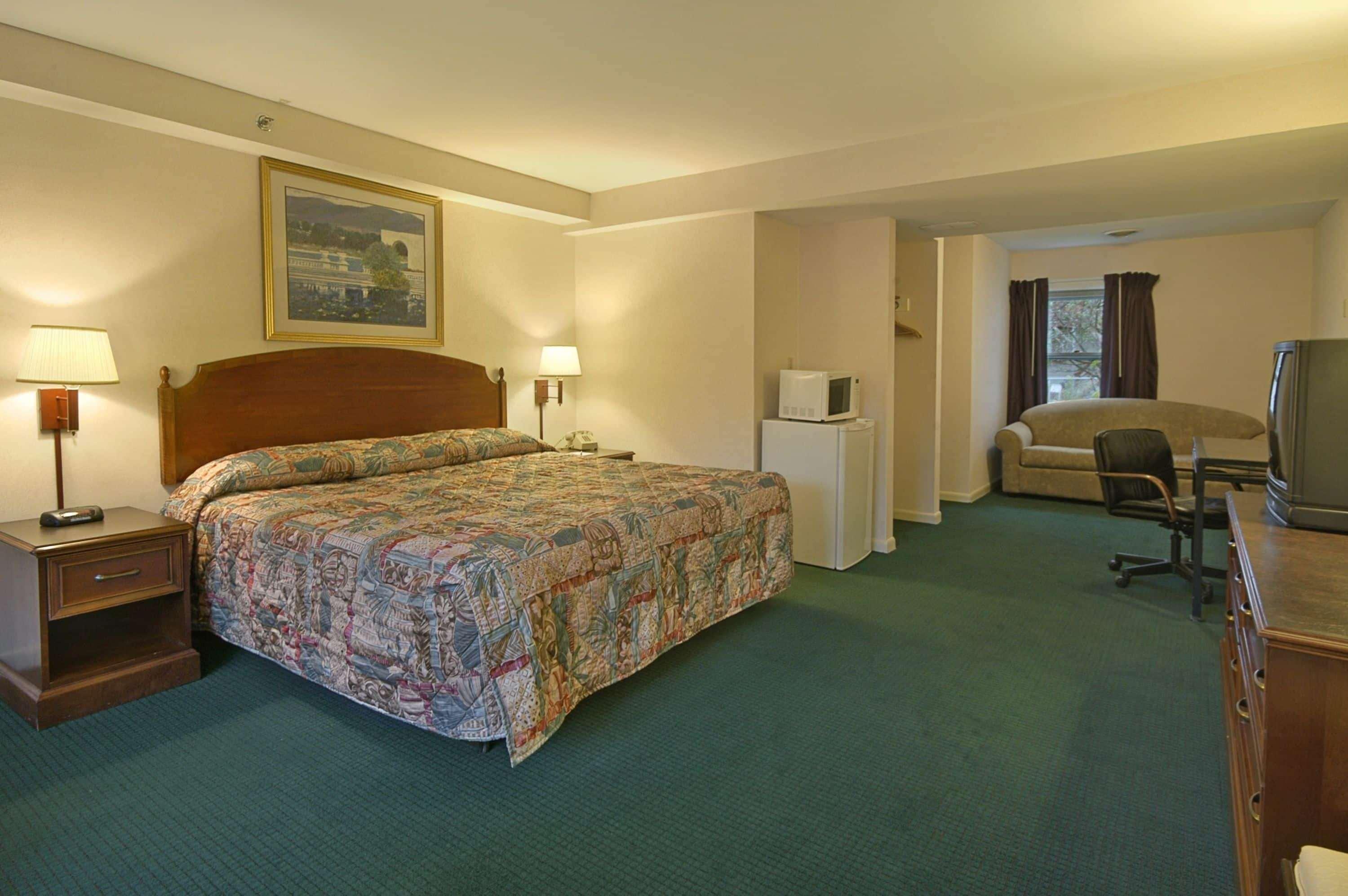 Howard Johnson By Wyndham